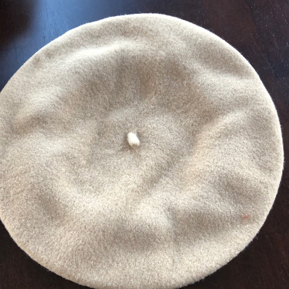 Escada wool beret. - Picture 1 of 7